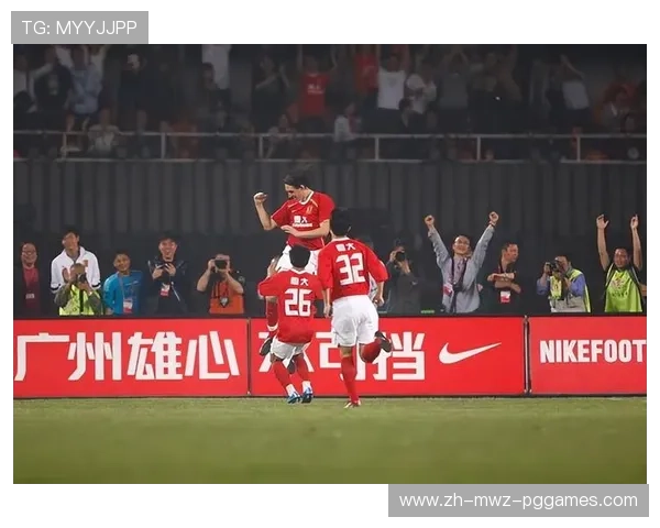 中超联赛大连一方与广州恒大激烈对决赛况回顾 中超联赛大连一方与广州恒大激烈对决赛况回顾